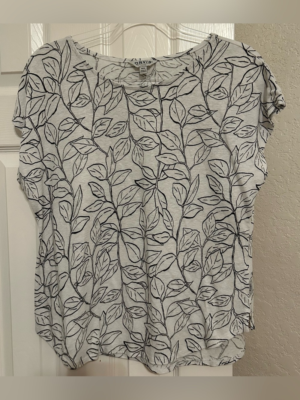 Orvis Black and White Leaf-Print Short Sleeve Linen blend Tee